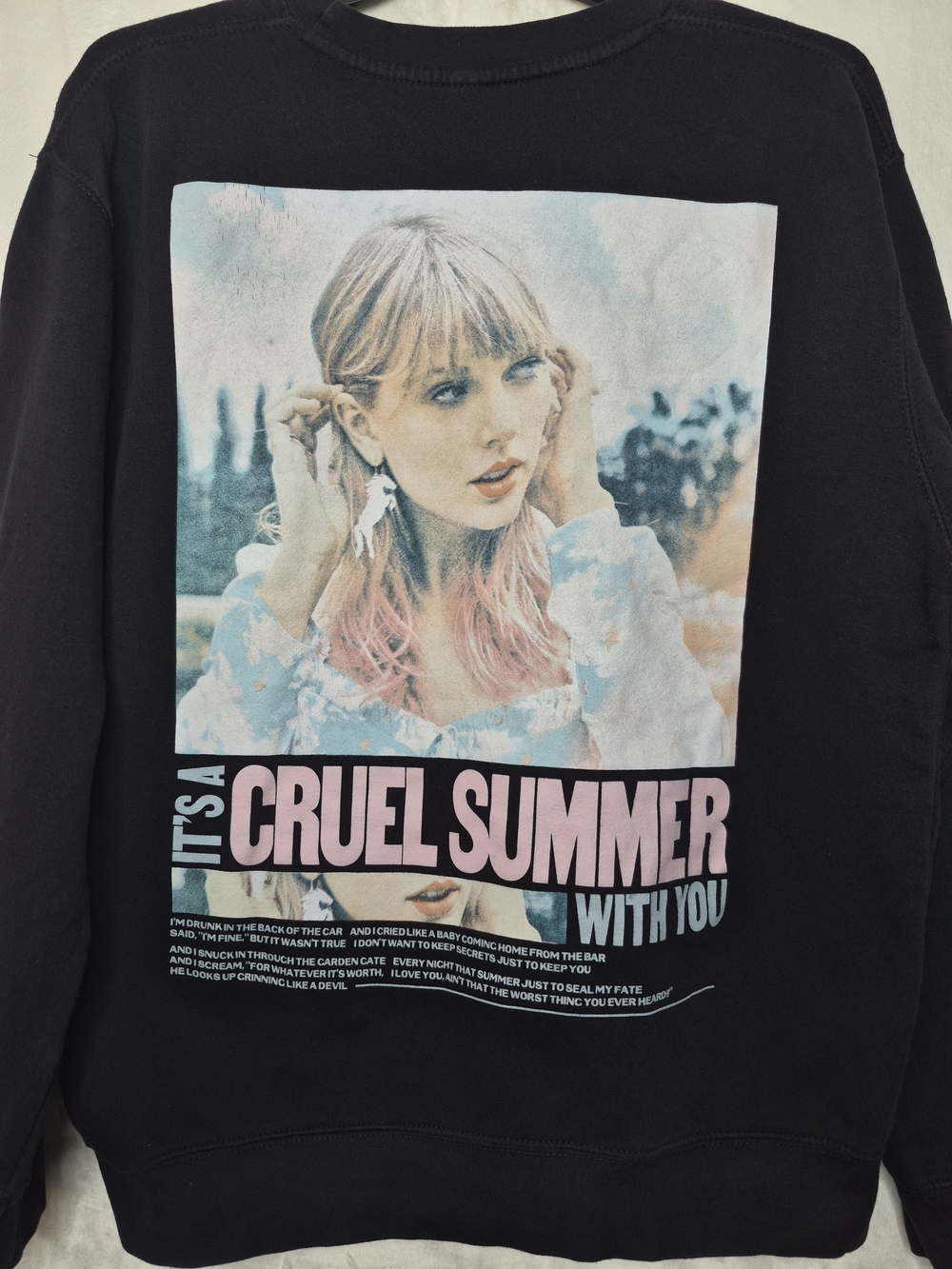 Taylor Swift Lover Cruel Summer Crewneck Sweatshirt Black L 24x27.5